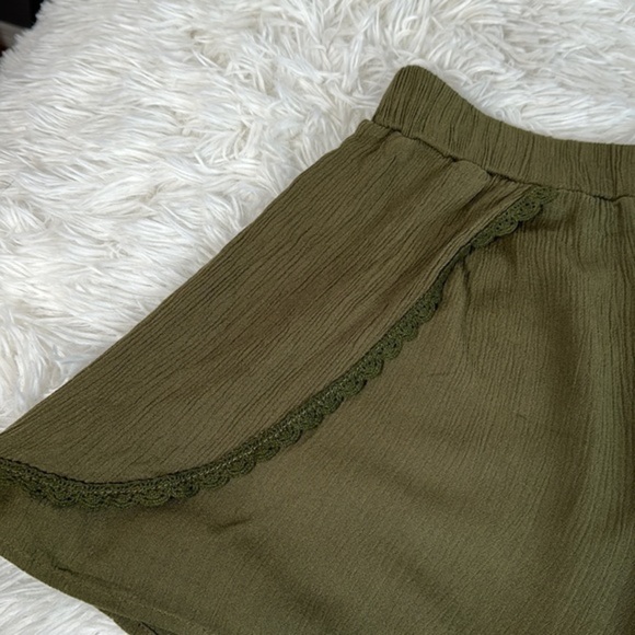 Workhall Olive Green Paper Bag Pleated Stripe Shorts - Picture 5 of 8